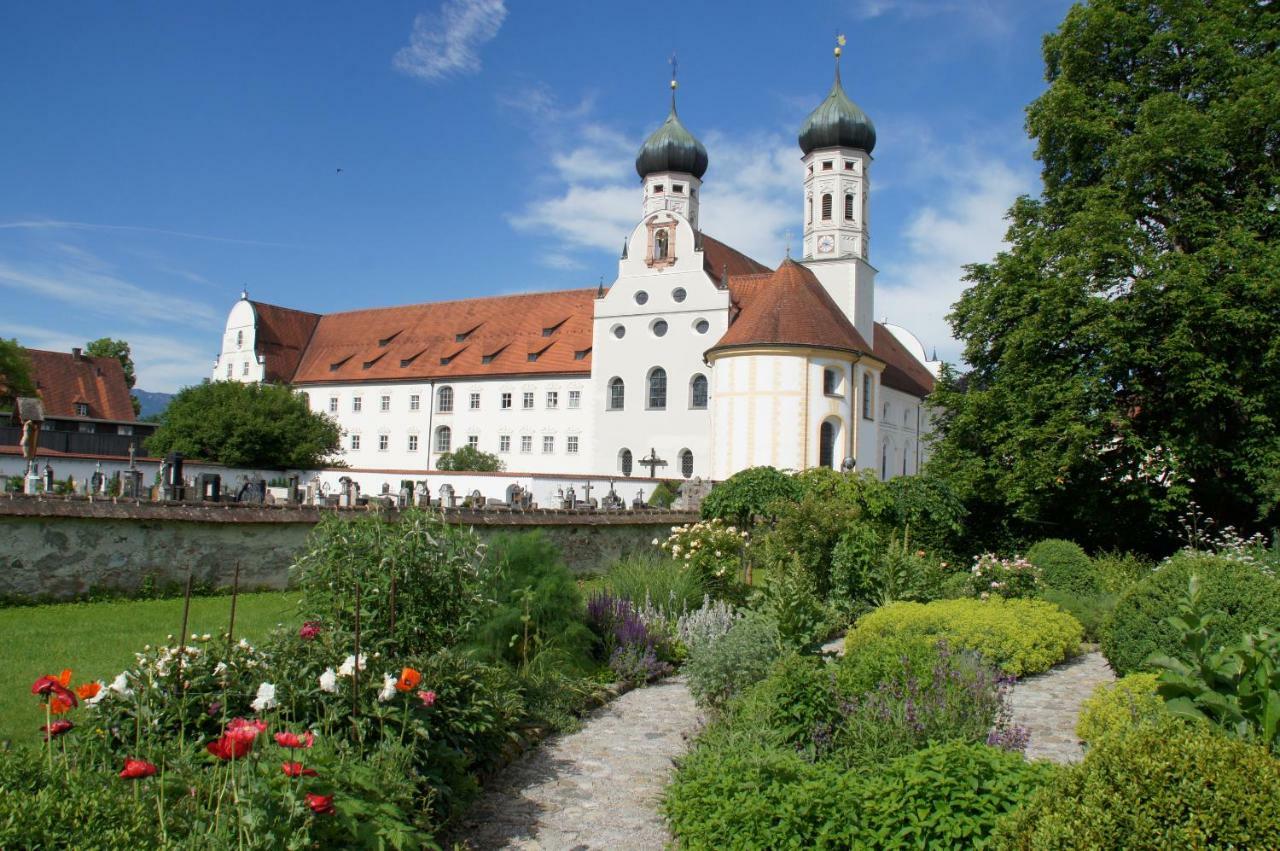 Kloster Benediktbeuern - Gastehaus Der Salesianer Don Bosco Buitenkant foto